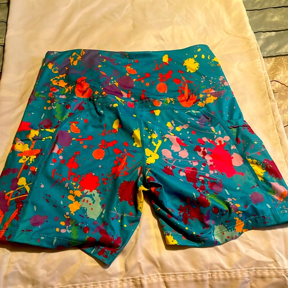 Very comfy, great stomach control light stretch bicycle shorts.